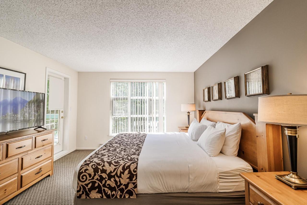 Snowbird Townhouses By Elevate Vacations Whistler Eksteriør bilde