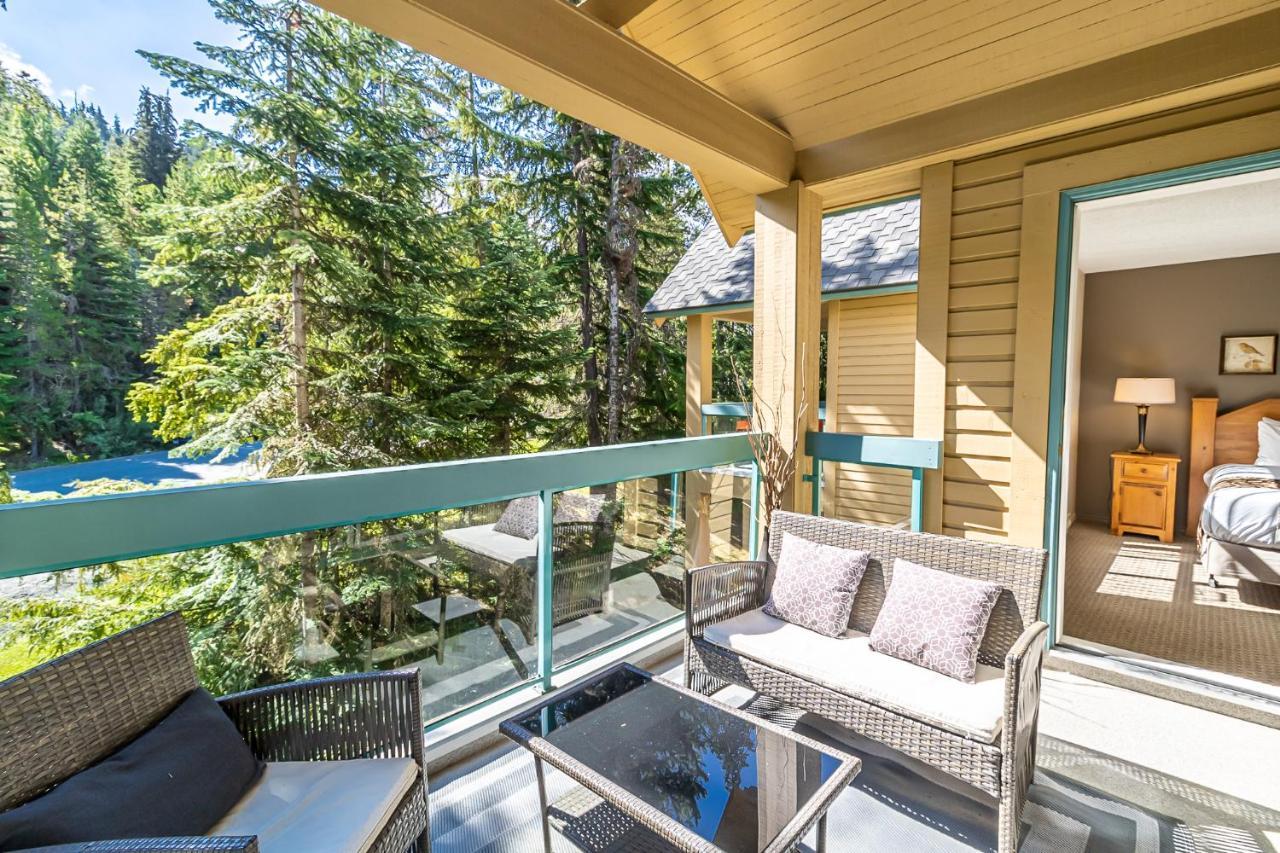 Snowbird Townhouses By Elevate Vacations Whistler Eksteriør bilde