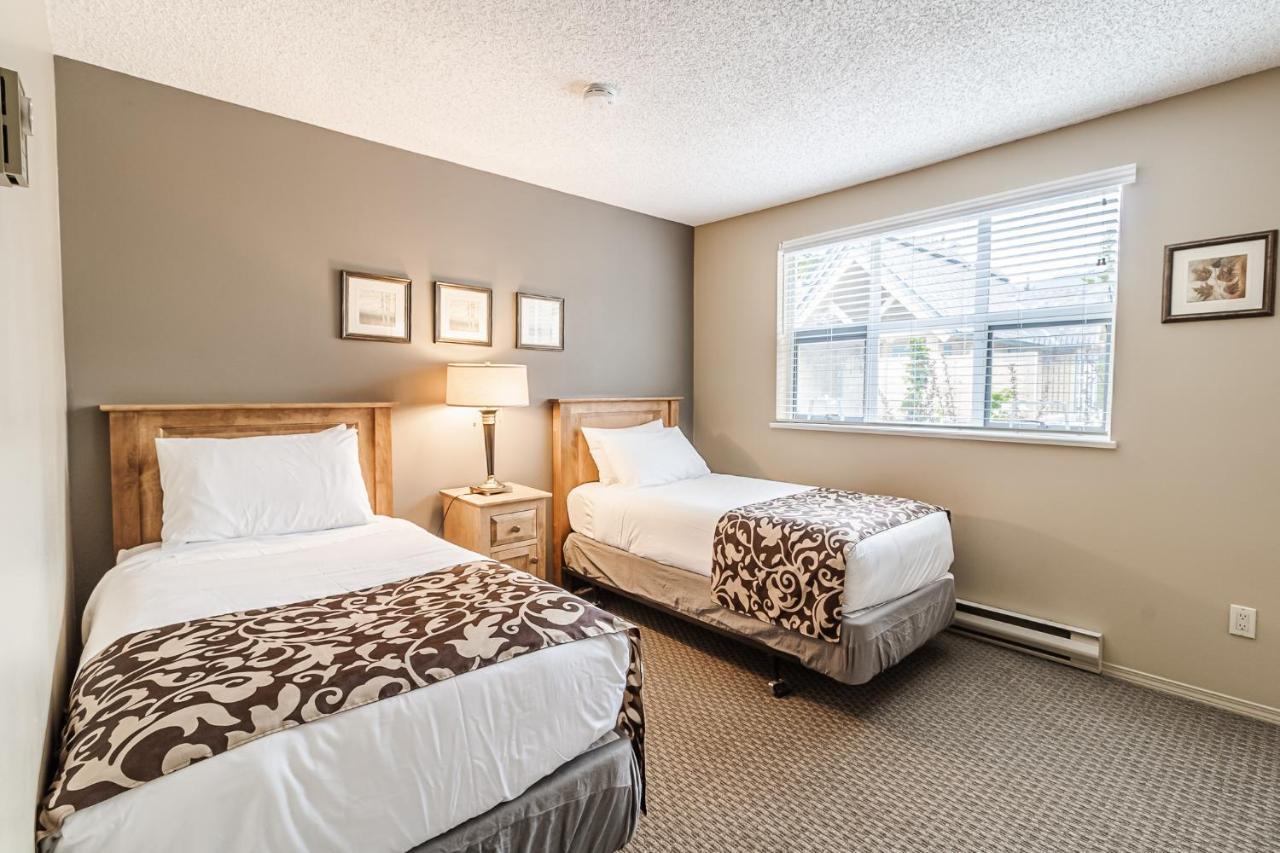 Snowbird Townhouses By Elevate Vacations Whistler Eksteriør bilde