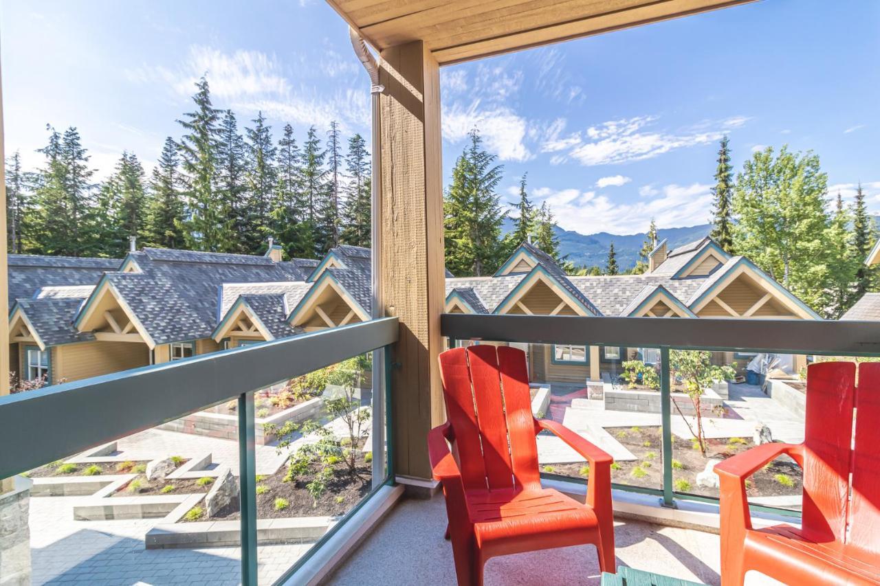 Snowbird Townhouses By Elevate Vacations Whistler Eksteriør bilde