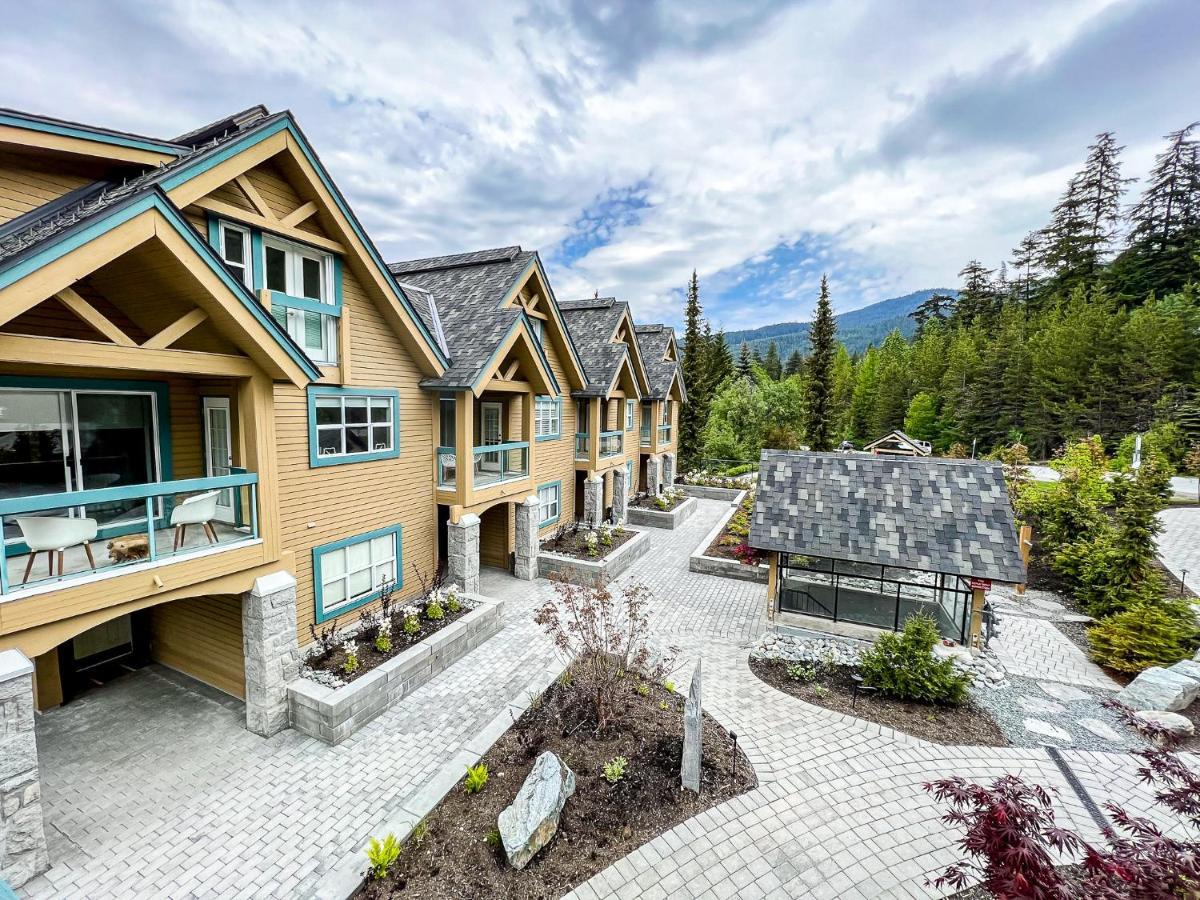 Snowbird Townhouses By Elevate Vacations Whistler Eksteriør bilde