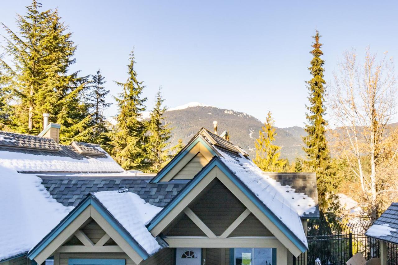 Snowbird Townhouses By Elevate Vacations Whistler Eksteriør bilde