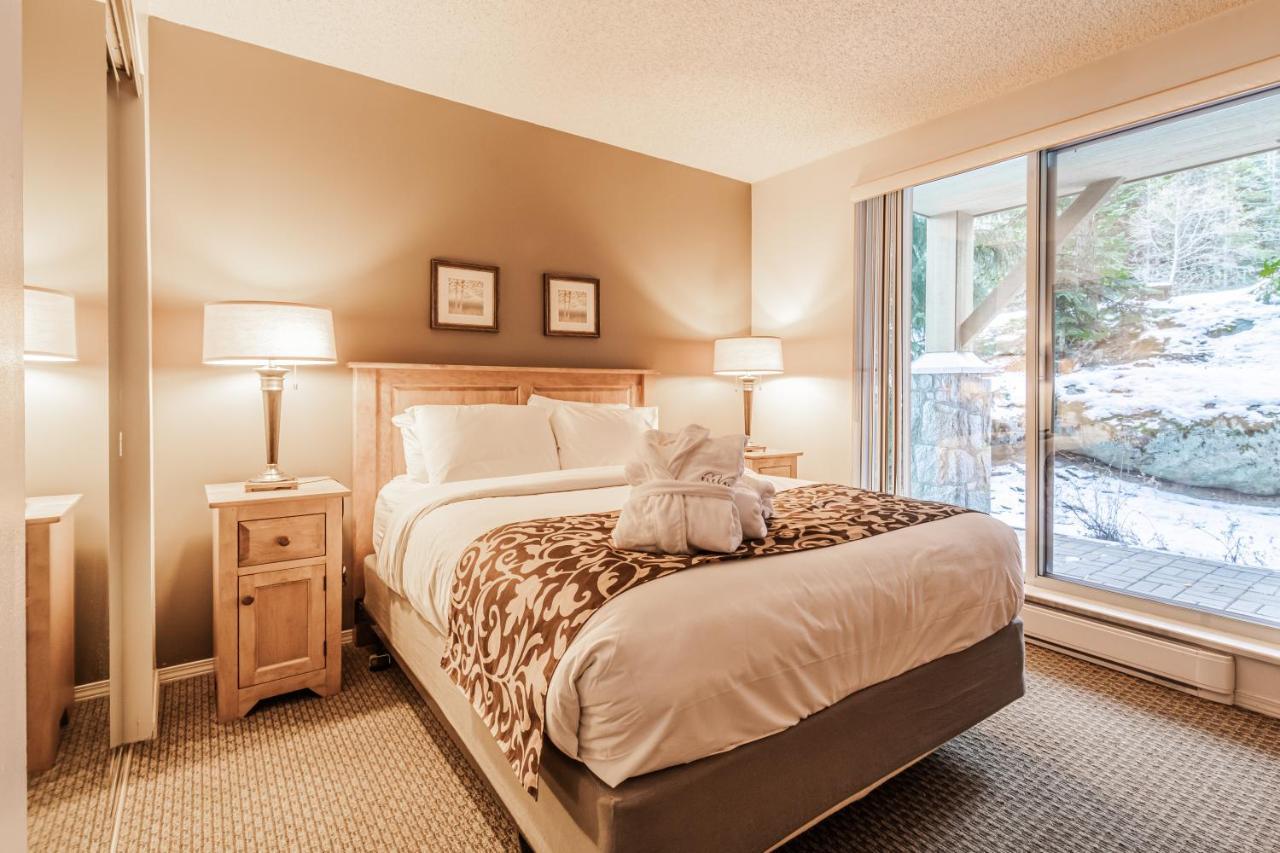 Snowbird Townhouses By Elevate Vacations Whistler Eksteriør bilde