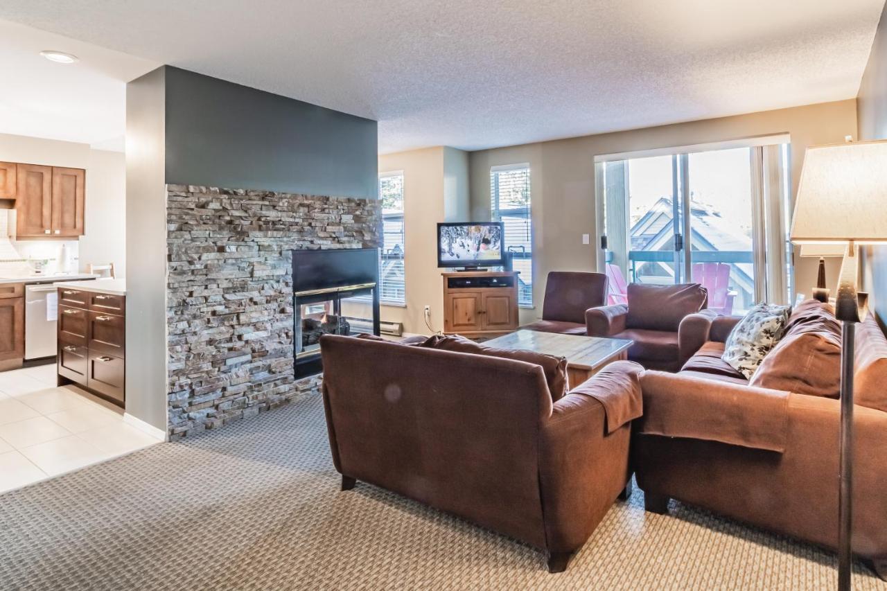 Snowbird Townhouses By Elevate Vacations Whistler Eksteriør bilde