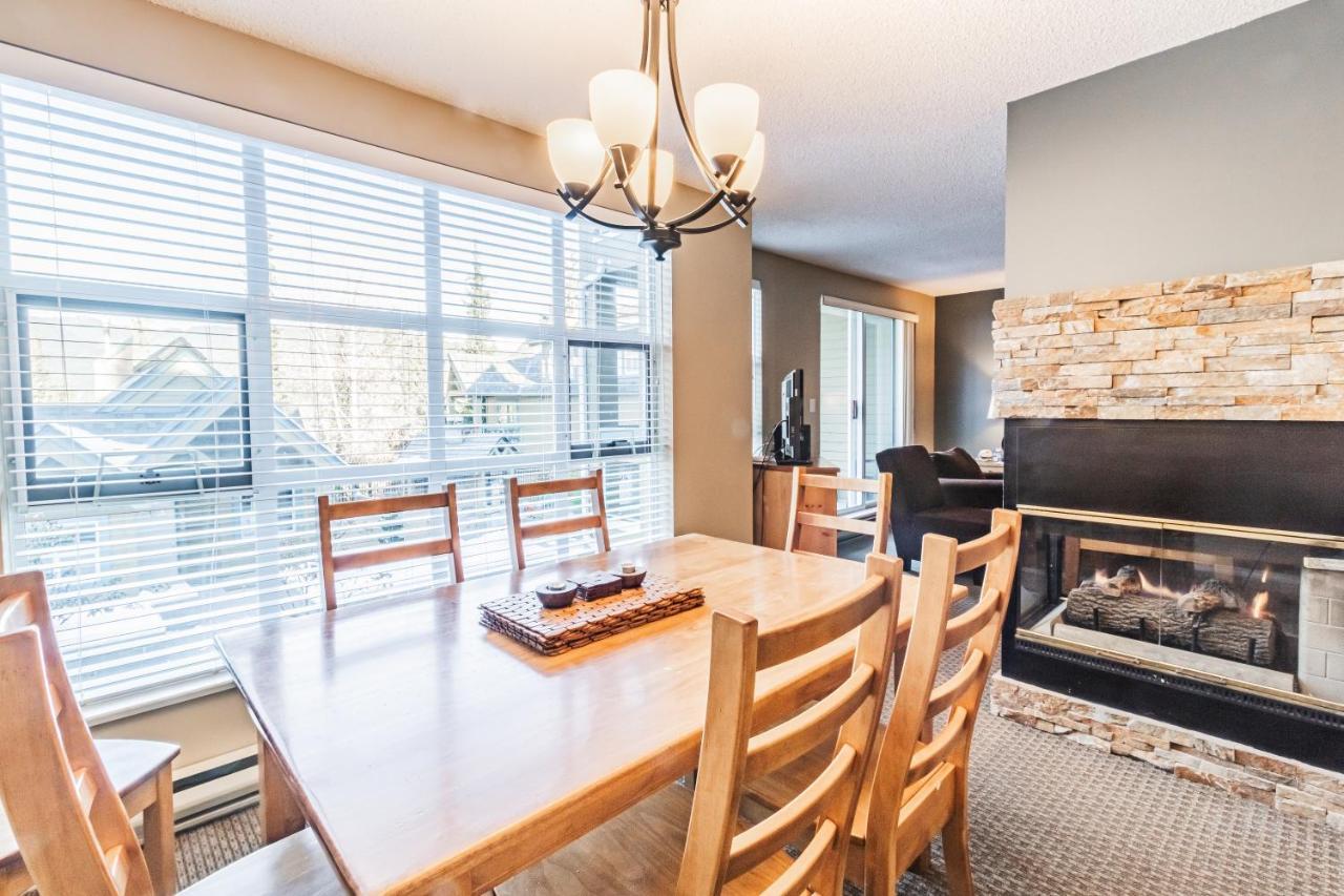 Snowbird Townhouses By Elevate Vacations Whistler Eksteriør bilde