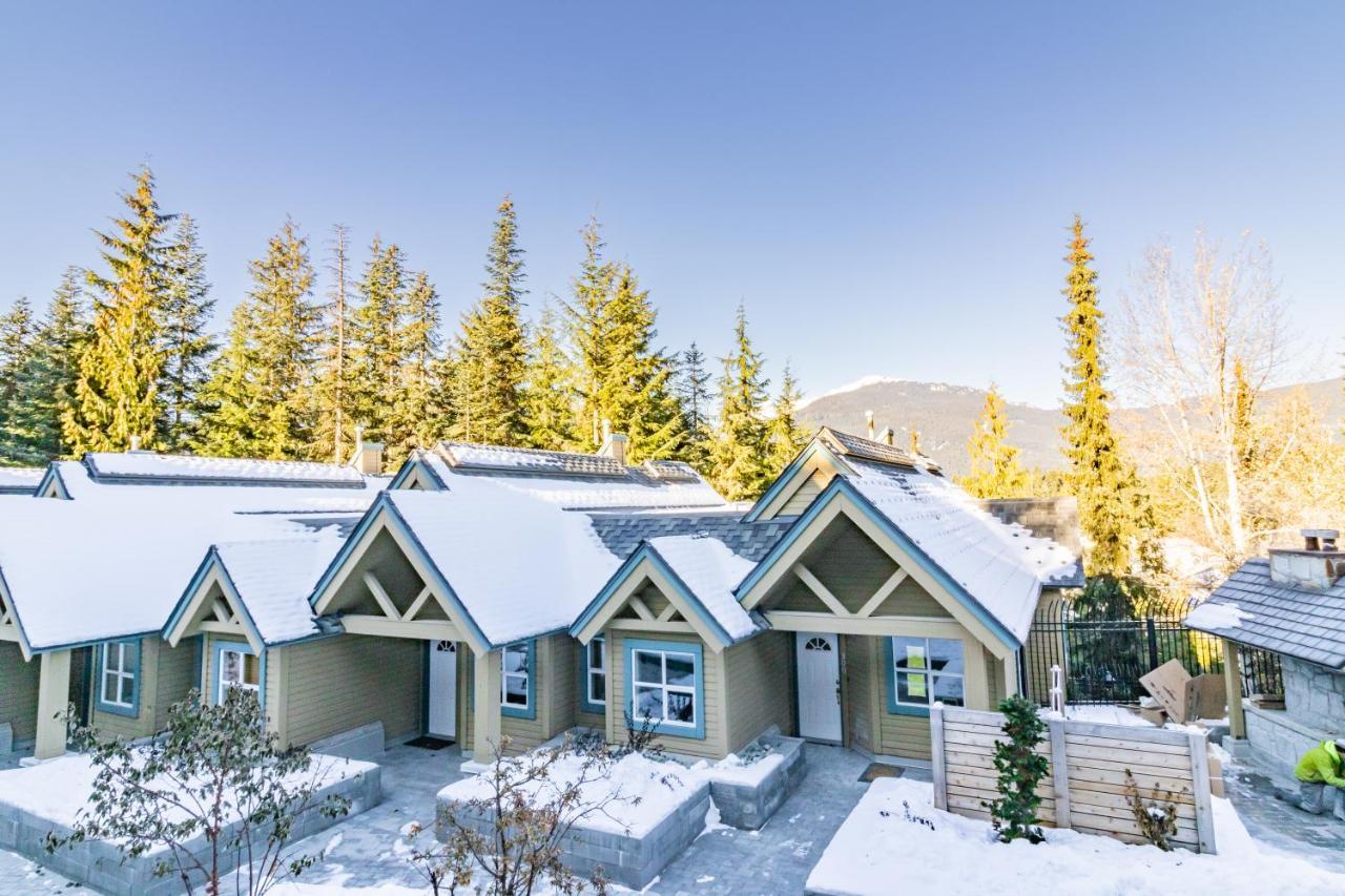 Snowbird Townhouses By Elevate Vacations Whistler Eksteriør bilde